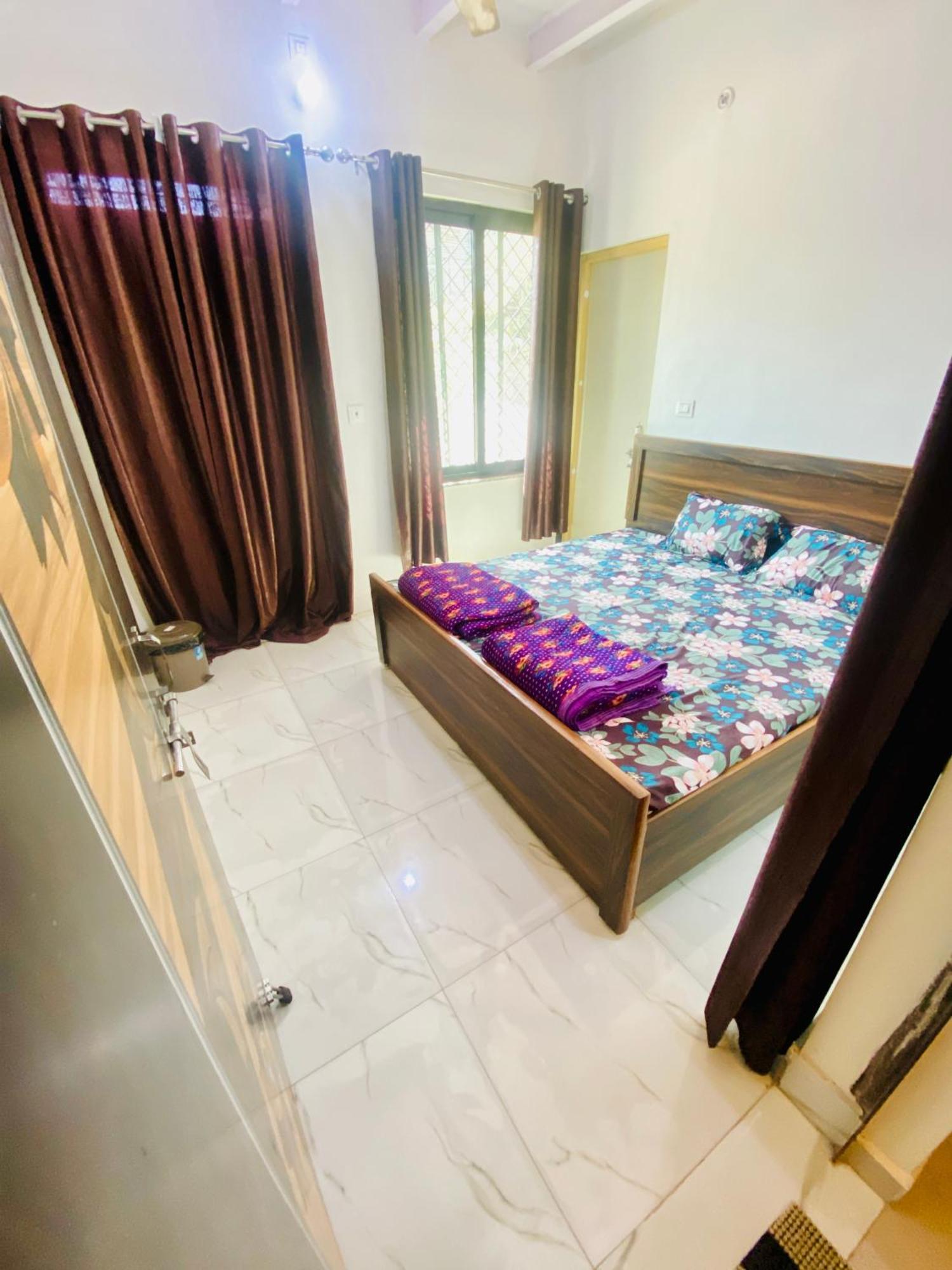 Nirupam Sadan Homestay Vrindāvan Extérieur photo