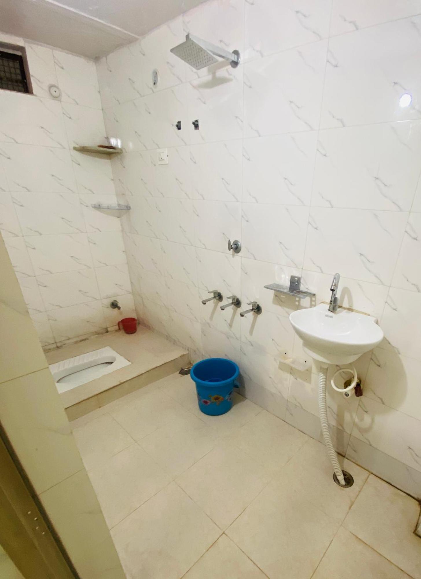 Nirupam Sadan Homestay Vrindāvan Extérieur photo